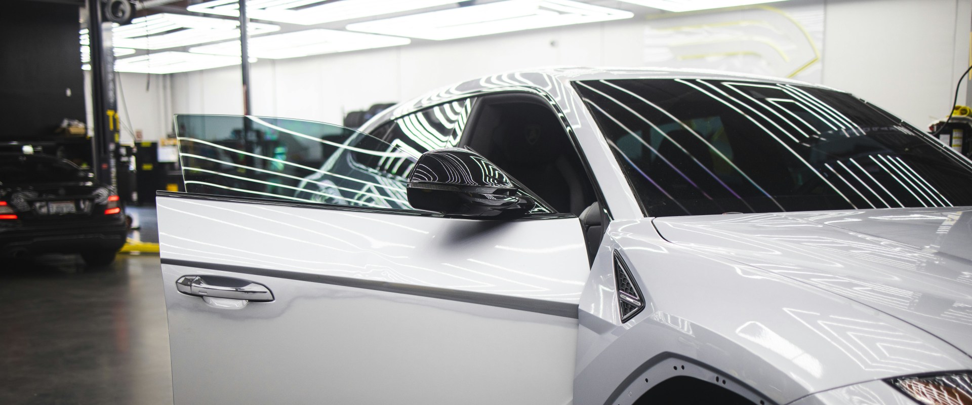 Seamless Journeys: How Auto Glass Repair Services Enhance Corporate Transportation In London